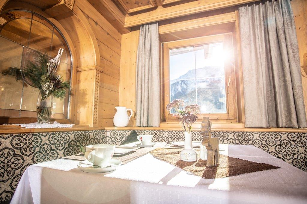 Frühstücksraum im Landhaus Karwendel